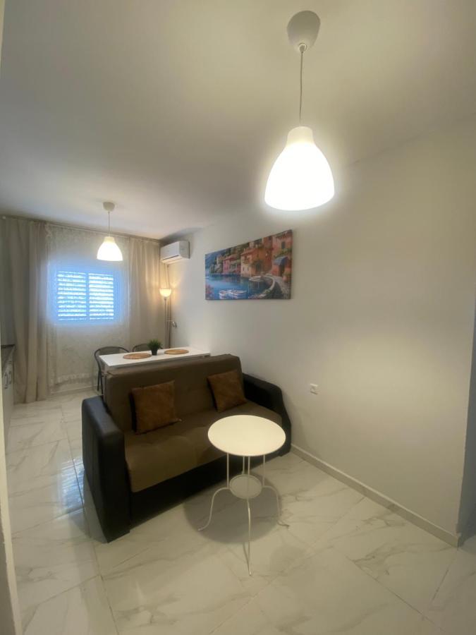 Apartment Oskar Beach Бат-Ям Экстерьер фото