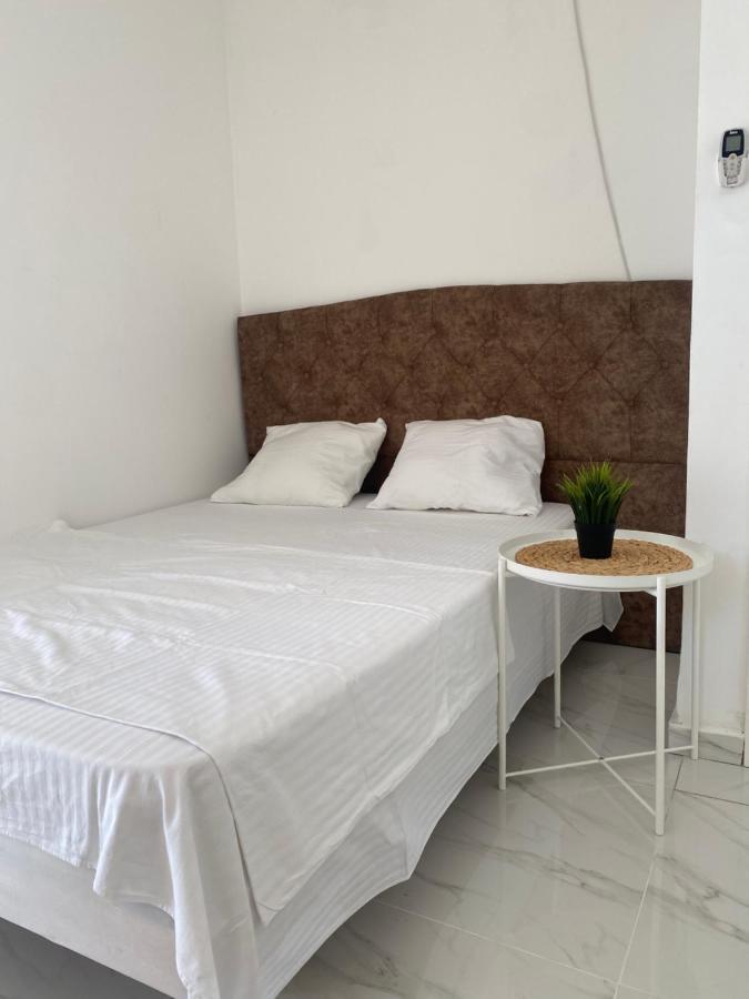 Apartment Oskar Beach Бат-Ям Экстерьер фото