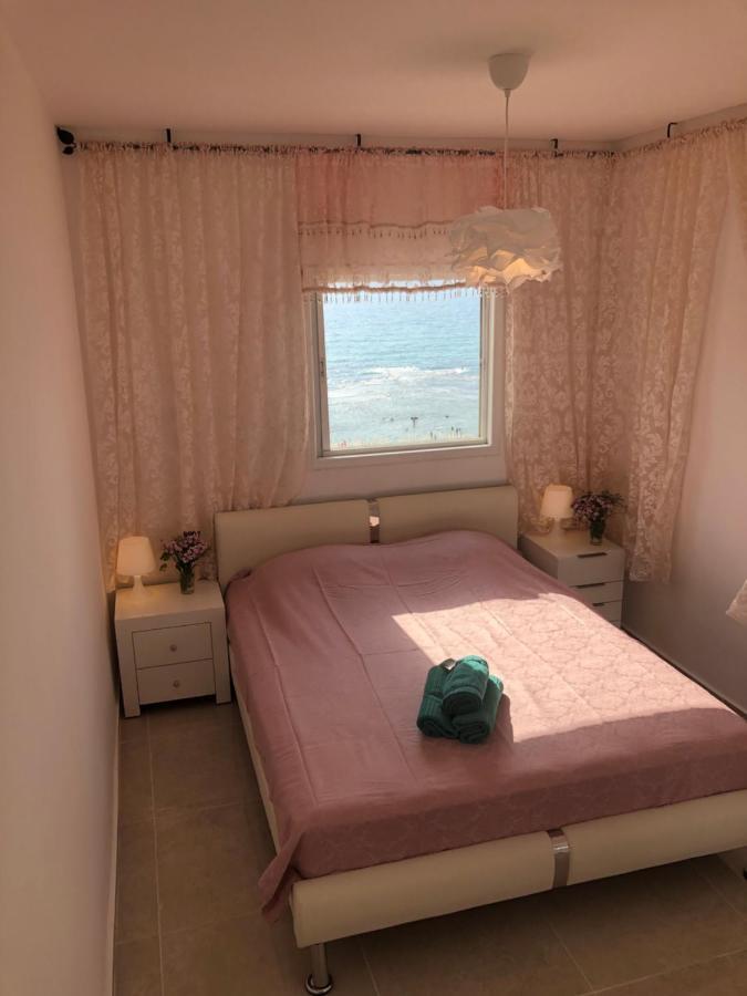 Apartment Oskar Beach Бат-Ям Экстерьер фото